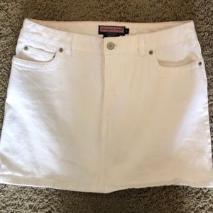 White Jean Vineyard Vines skirt